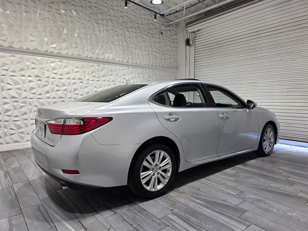 2013 Lexus ES - $14,990