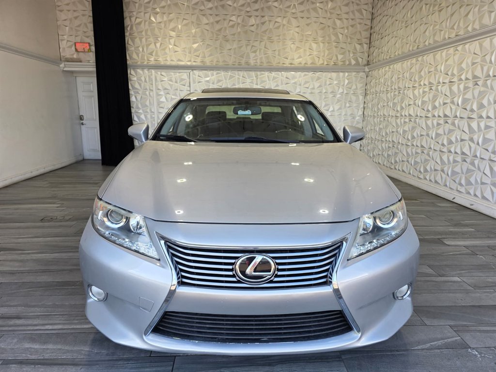 2013 Lexus ES - $14,990