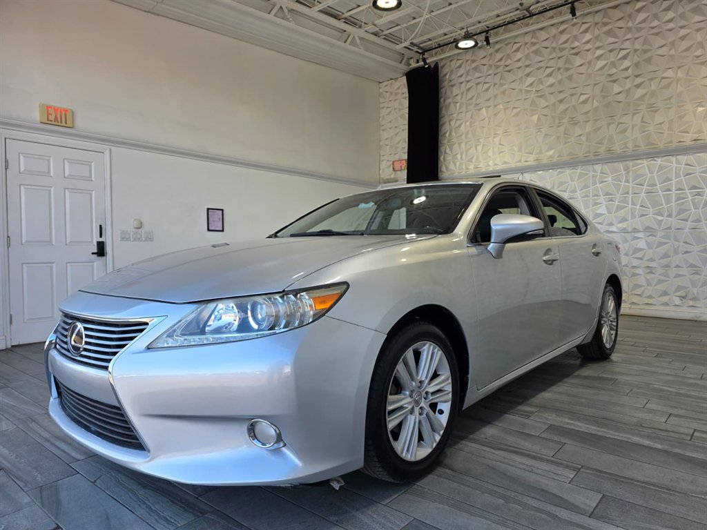 2013 Lexus ES - $14,990