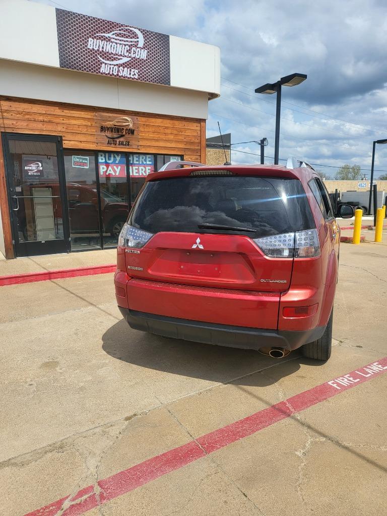 2009 Mitsubishi Outlander SE photo