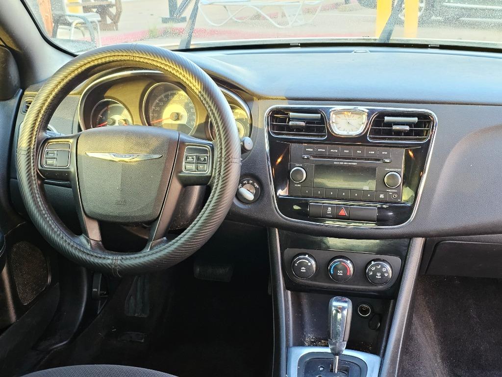 2014 Chrysler 200 - $4,999
