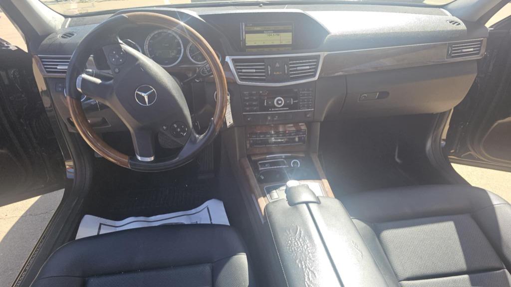 2011 Mercedes-Benz E-Class E350 Luxury photo