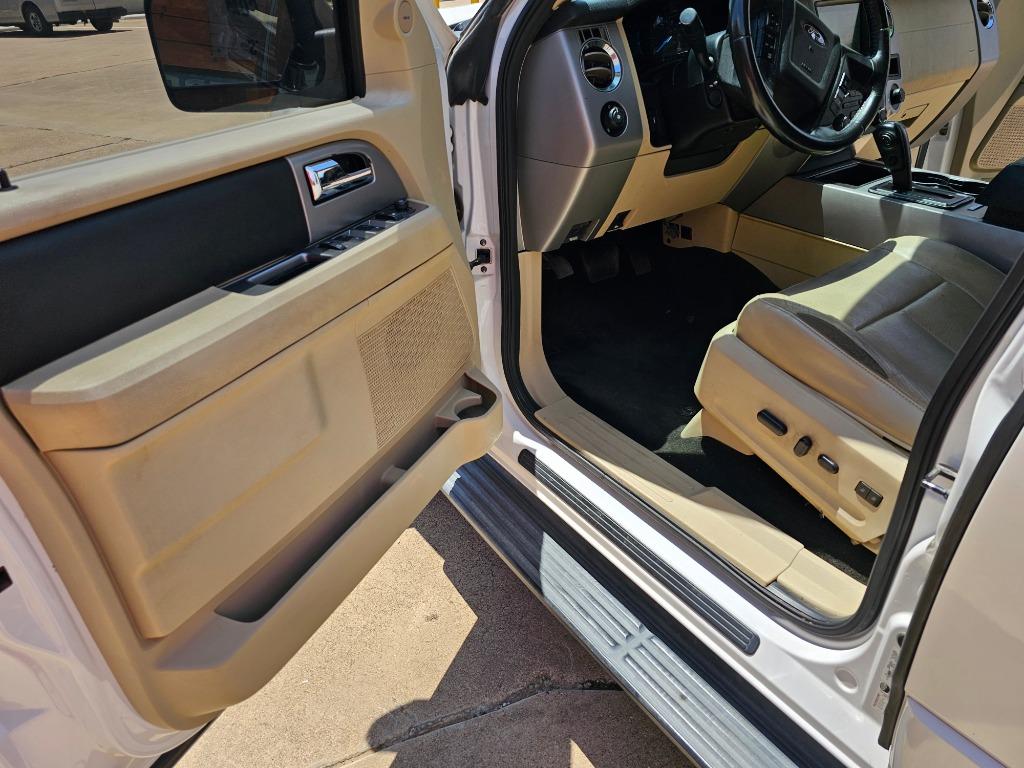 2016 Ford Expedition - $12,999