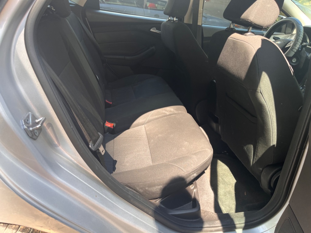 2015 Ford Focus SE photo