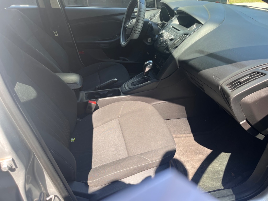 2015 Ford Focus SE photo