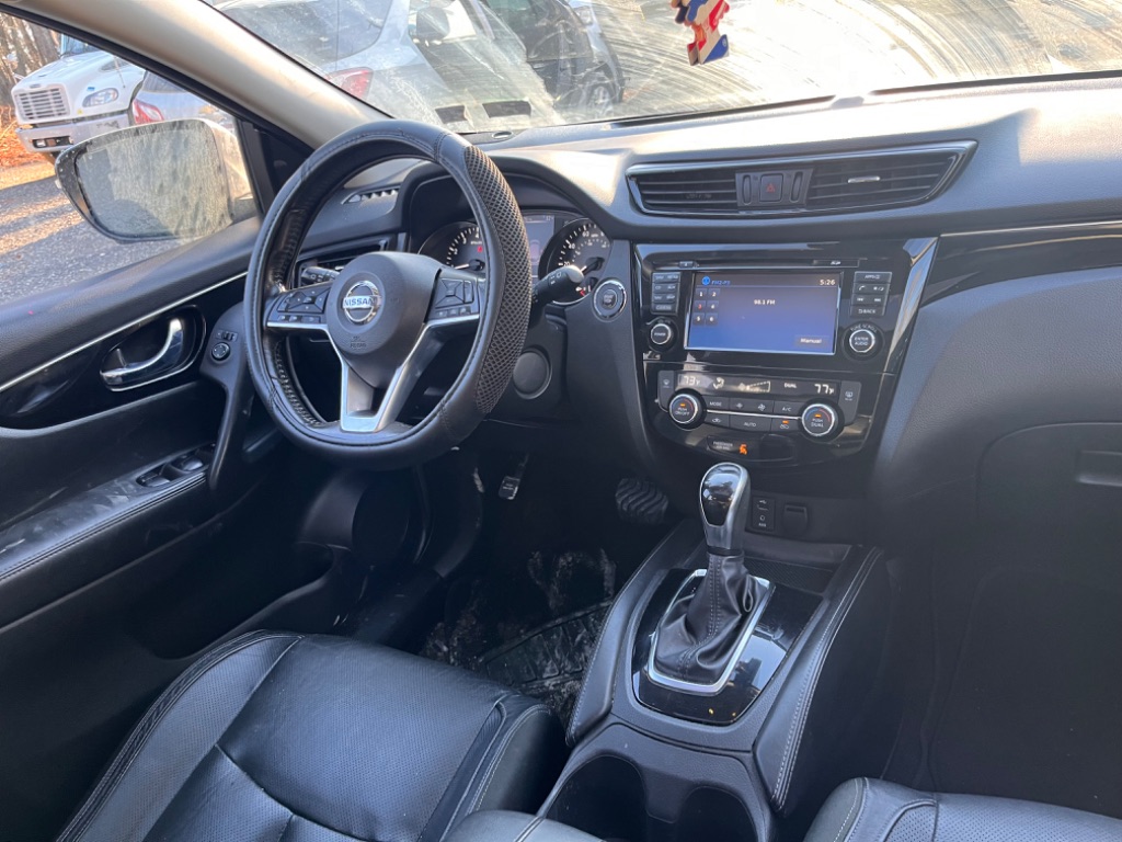 2018 Nissan Rogue Sport SL photo