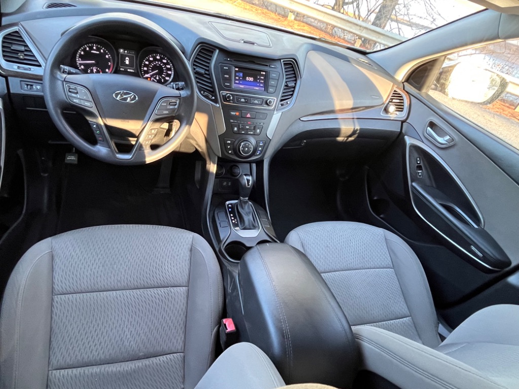 2017 Hyundai Santa Fe - $10,000