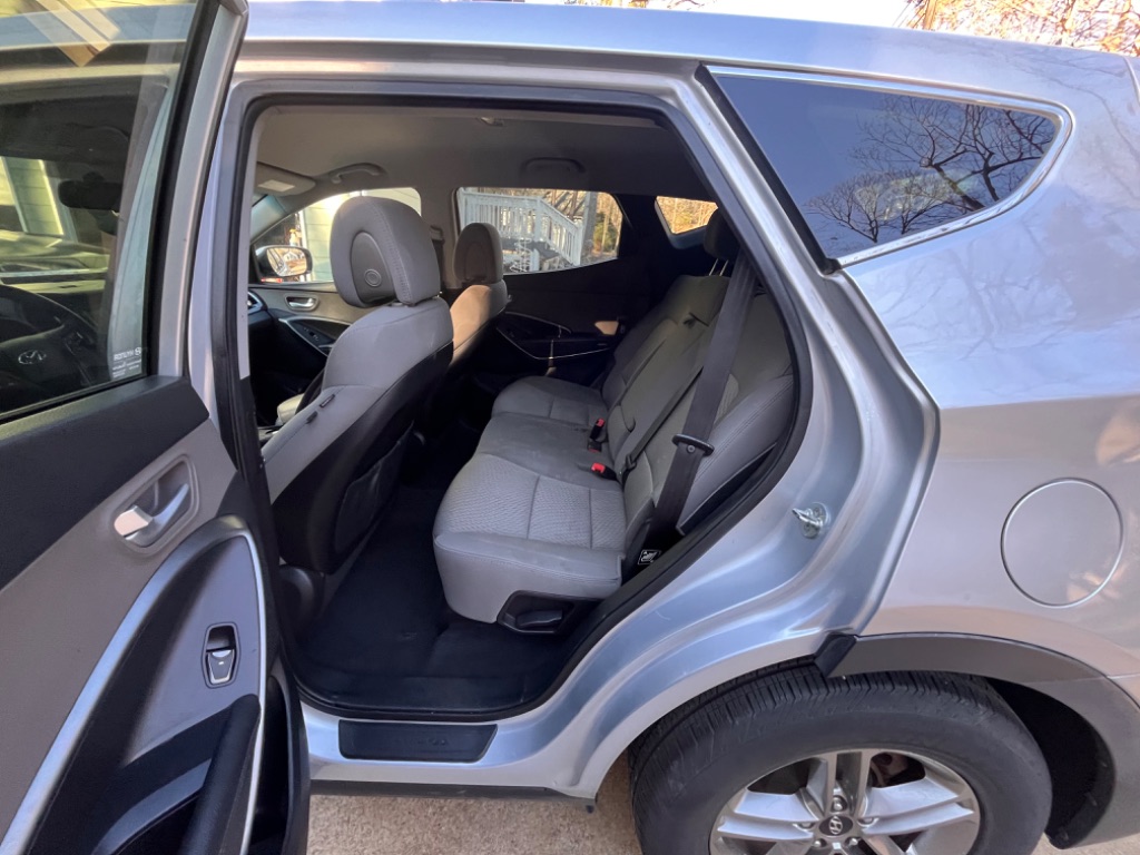 2017 Hyundai Santa Fe - $10,000