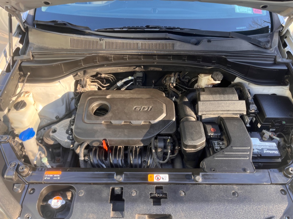 2017 Hyundai Santa Fe - $10,000