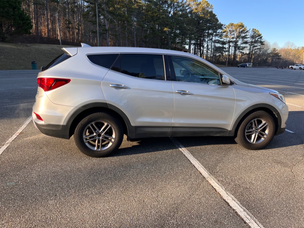 2017 Hyundai Santa Fe - $10,000