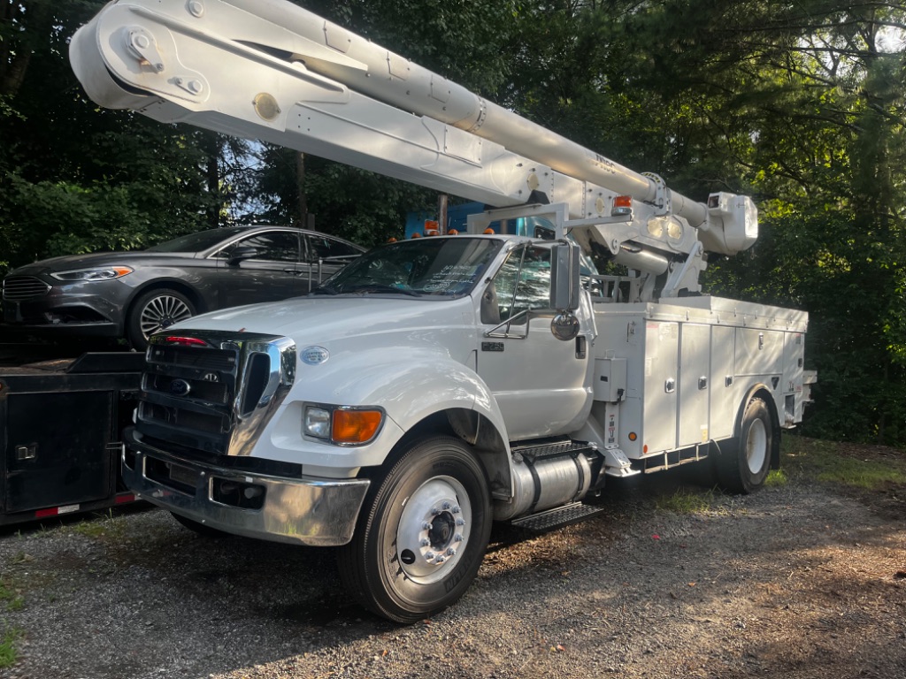 2015 Ford F750 - $28,000