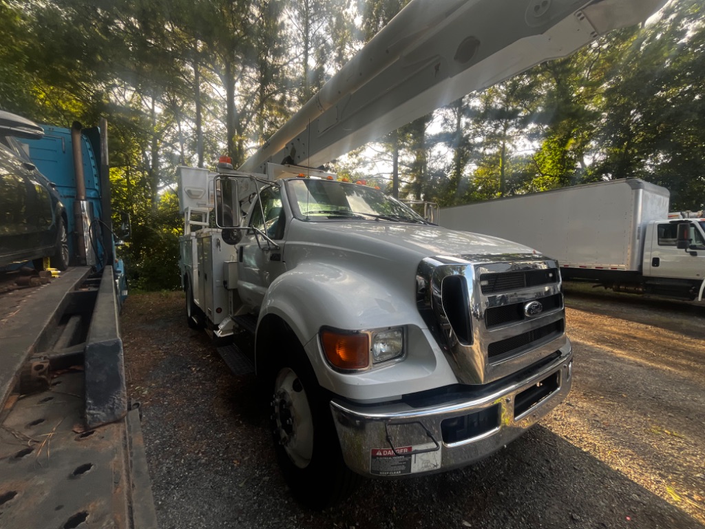2015 Ford F750 - $28,000