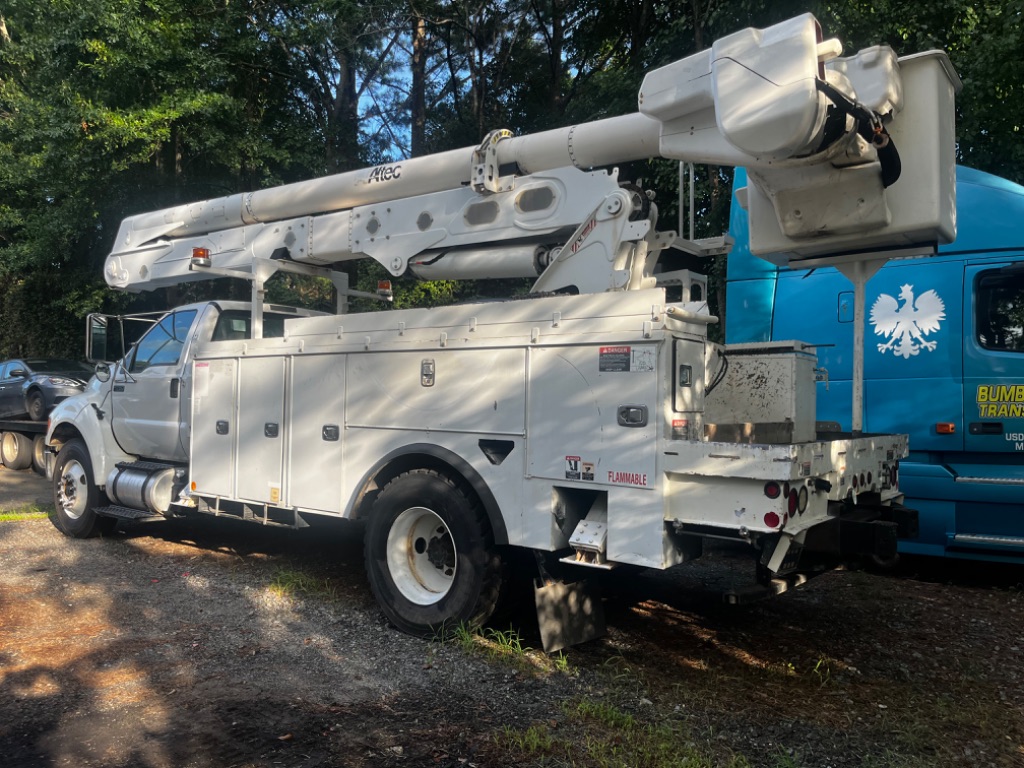2015 Ford F750 - $28,000