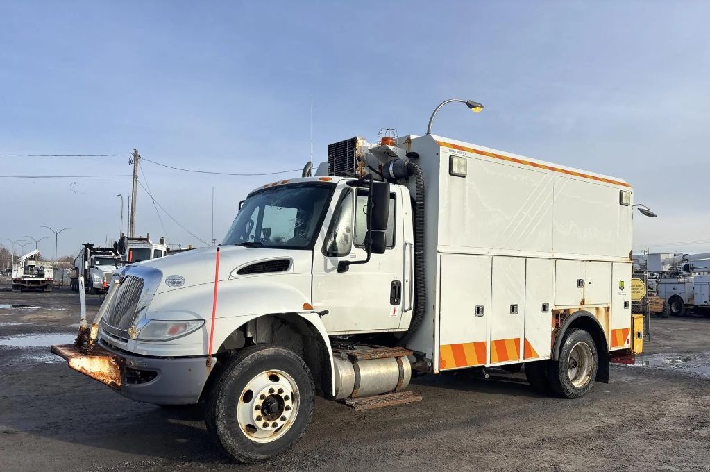 2015 INTERNATIONAL 4300 - $12,500