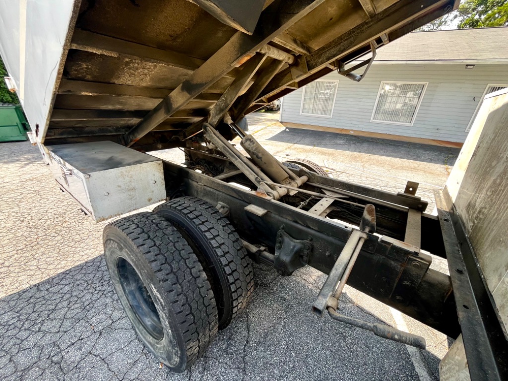 2011 Freightliner M2 - $29,000