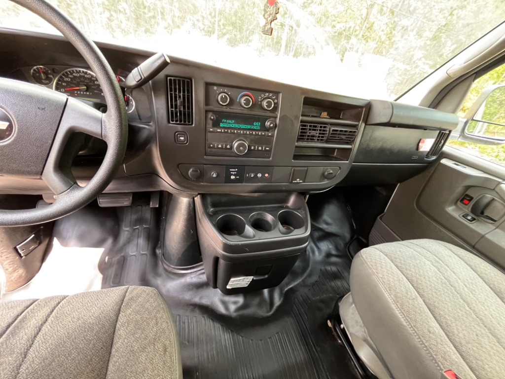 2015 Chevrolet G2500 Vans  photo