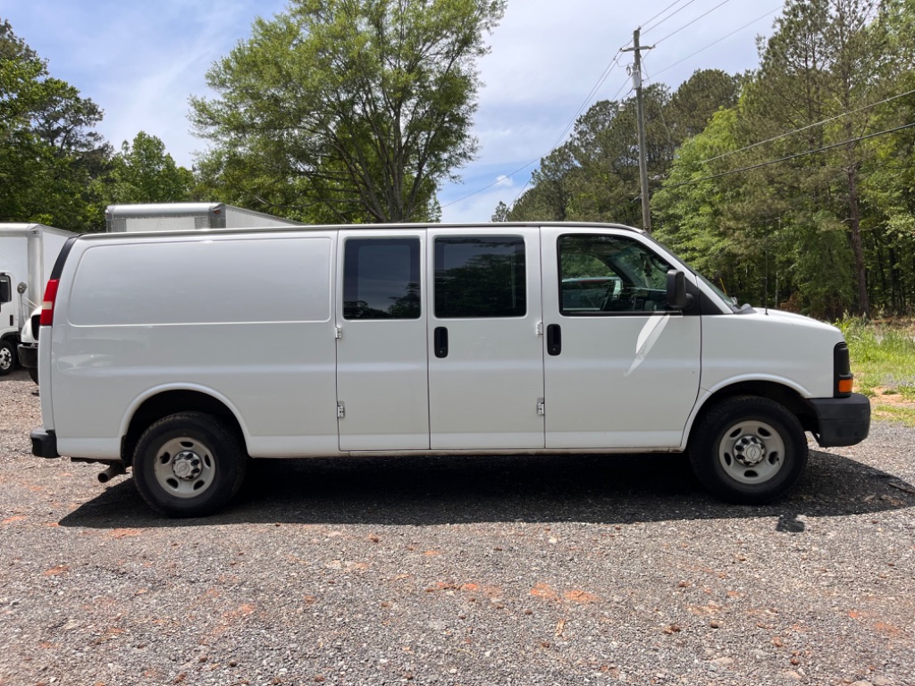 2015 Chevrolet G2500 Vans  photo