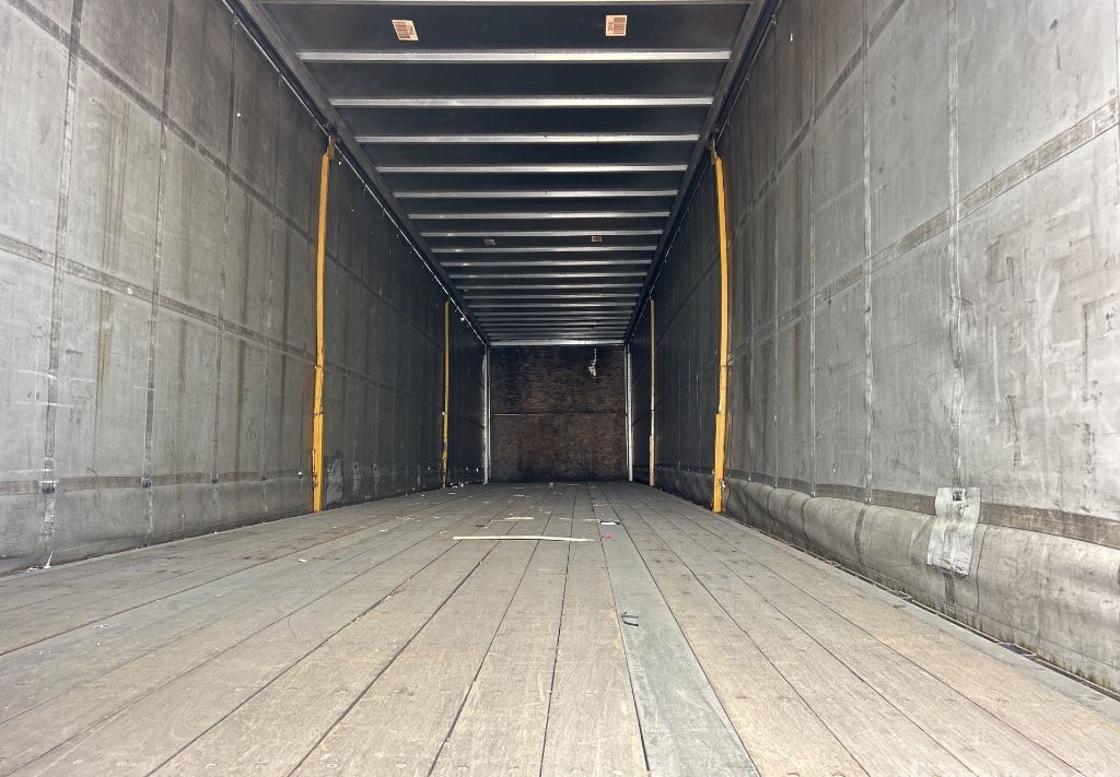 2006 Transcraft Curtain Side Trailer  photo