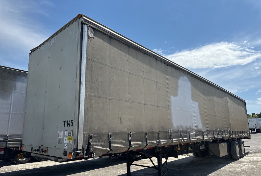 The 2006 Transcraft Curtain Side Trailer  photos