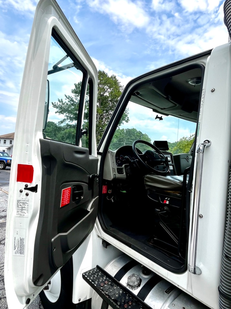 2016 International 4400 - $18,999