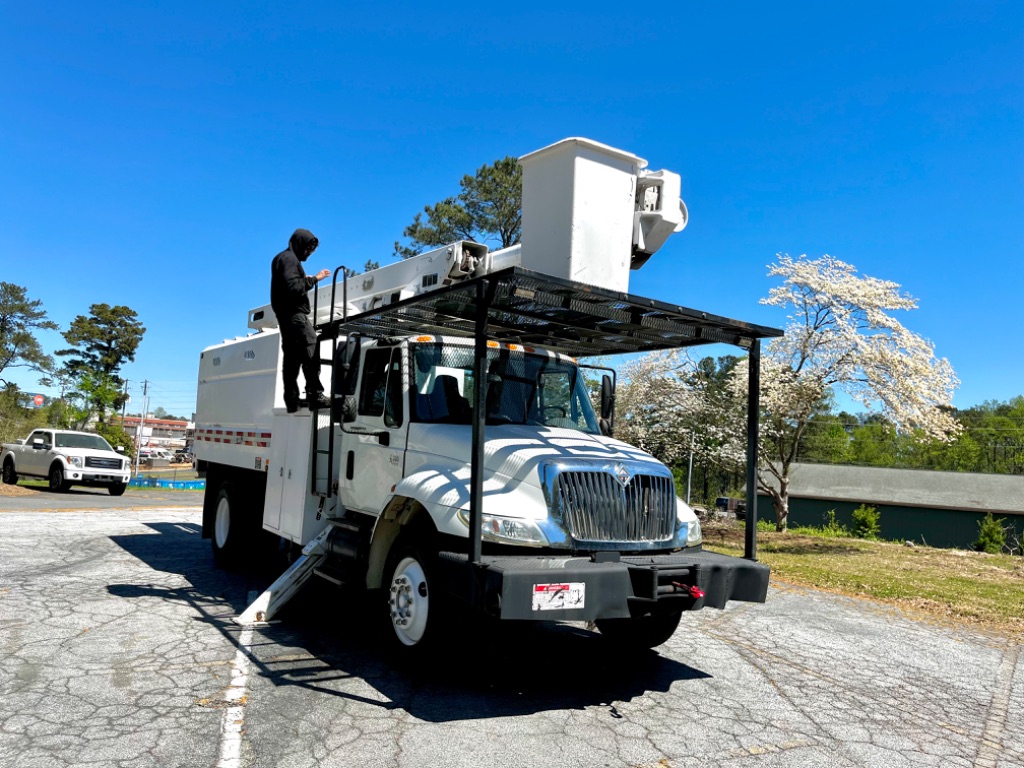 2015 Ford F-750 - $28,000