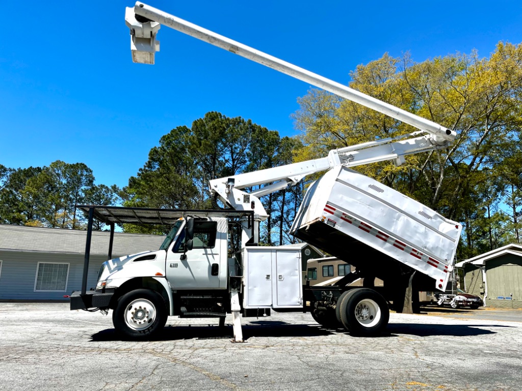 2015 Ford F-750 - $28,000