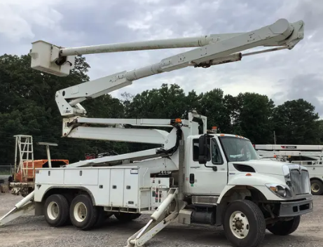2011 INTERNATIONAL 7400 - $42,000