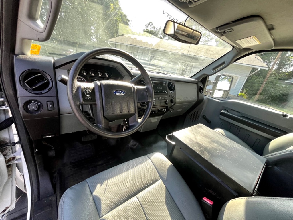 2013 Ford F-450 - $18,500