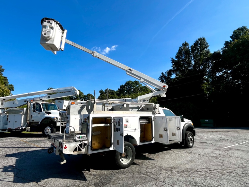 2013 Ford F-450 - $18,500