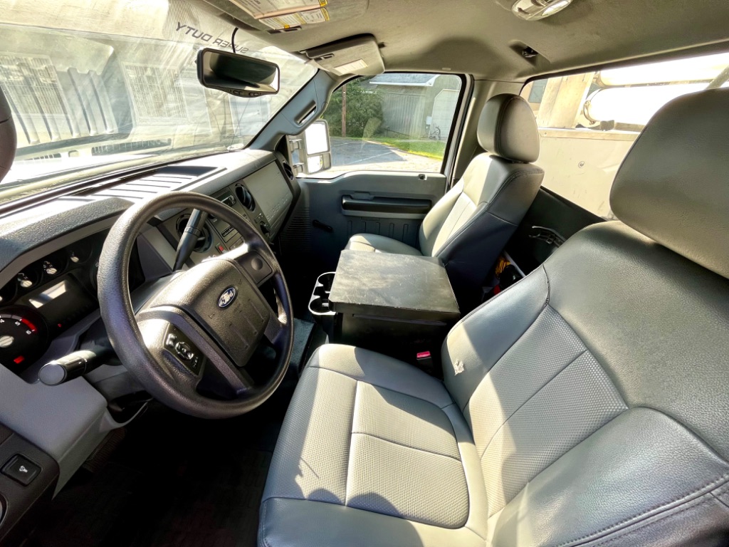2013 Ford F-450 - $18,500