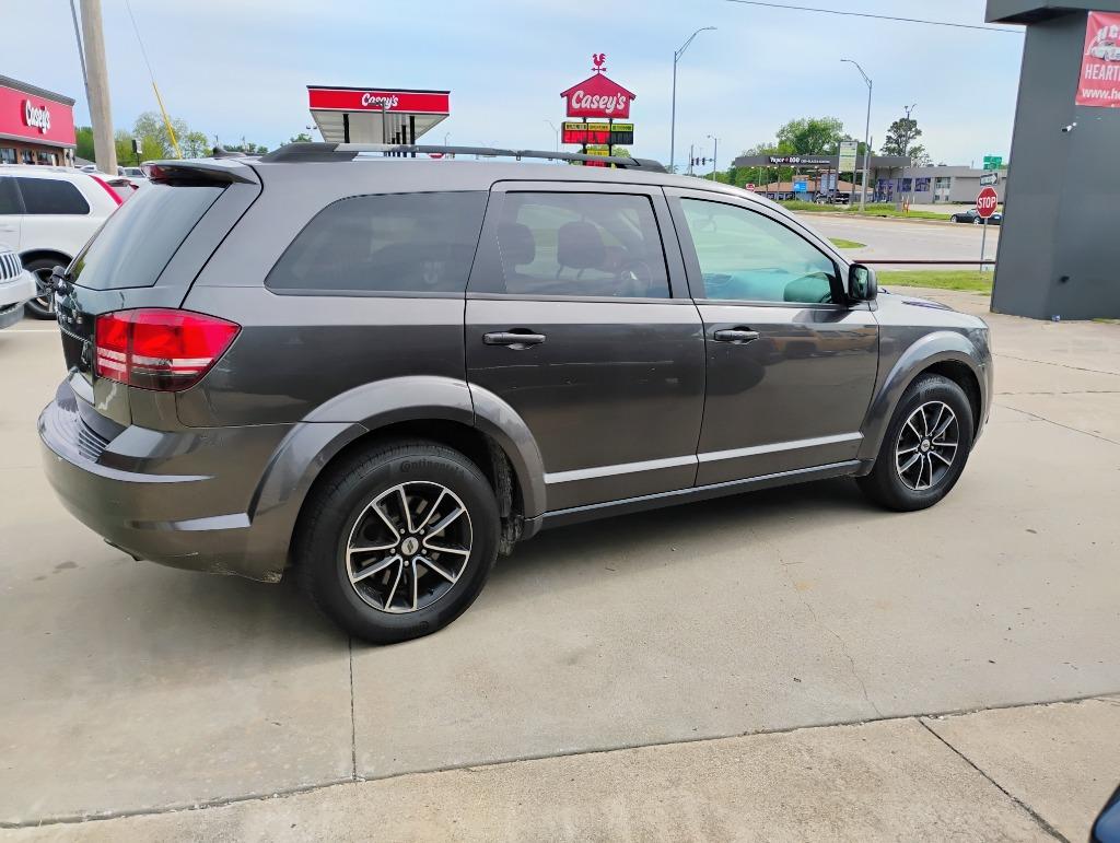 2018 Dodge Journey SE photo