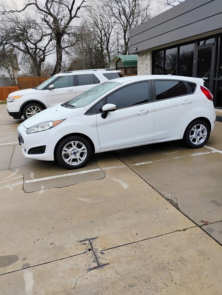 2015 Ford Fiesta SE photo