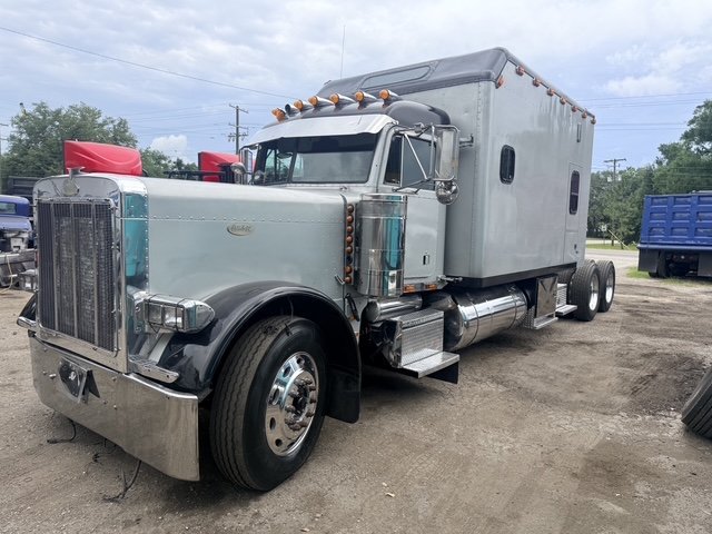 2000 Peterbilt 379 - $55,000