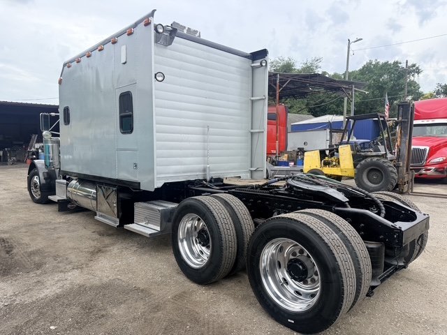 2000 Peterbilt 379 - $55,000
