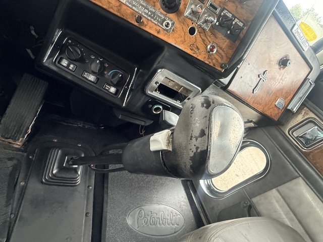 2000 Peterbilt 379 - $55,000