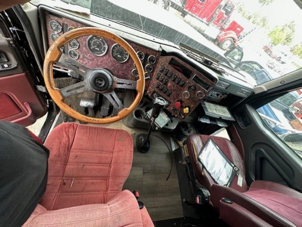 2000 International 9900ix - $33,000