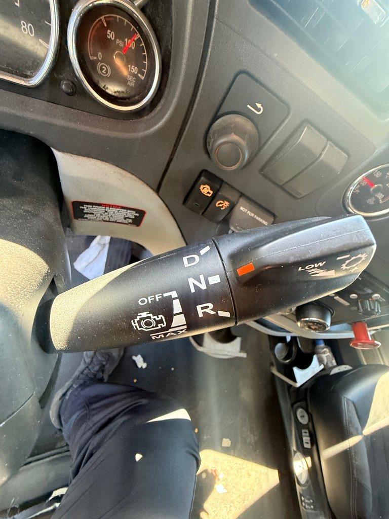 2022 Peterbilt 579 - $52,500
