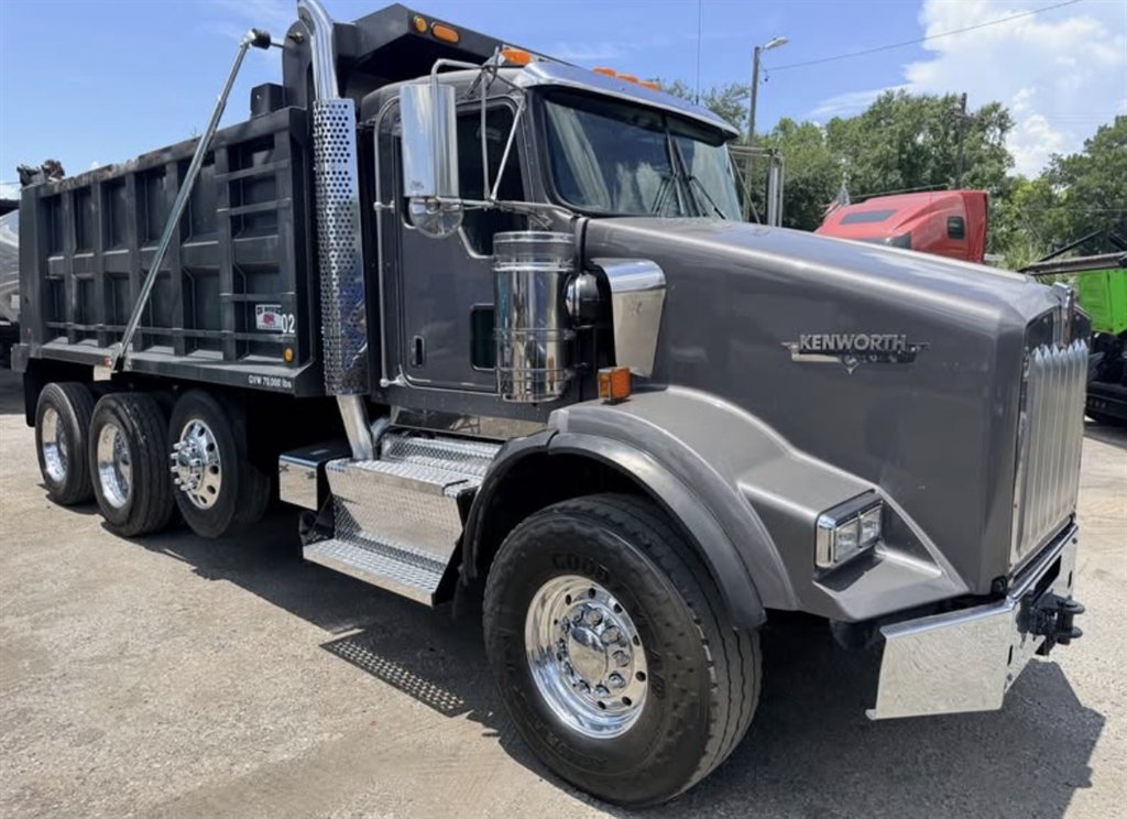 2017 Kenworth T8 Series