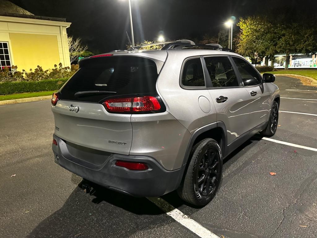 2016 Jeep Cherokee - $9,000