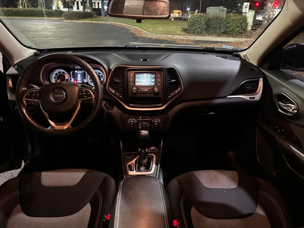 2016 Jeep Cherokee - $9,000