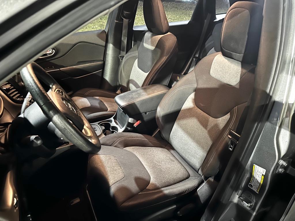 2016 Jeep Cherokee - $9,000