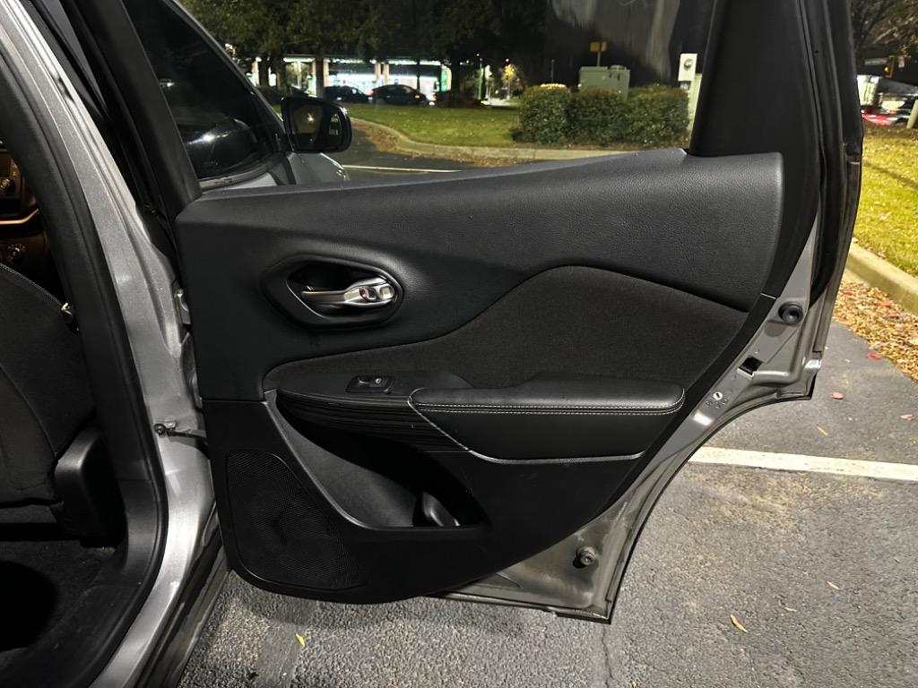 2016 Jeep Cherokee - $9,000