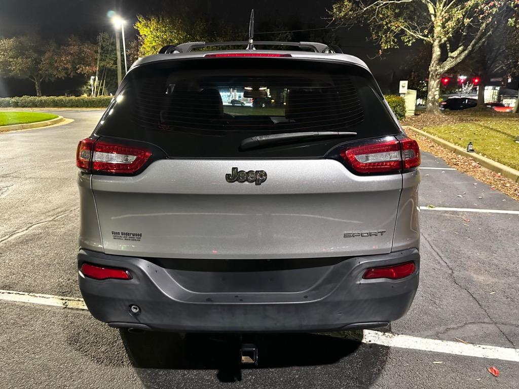 2016 Jeep Cherokee - $9,000