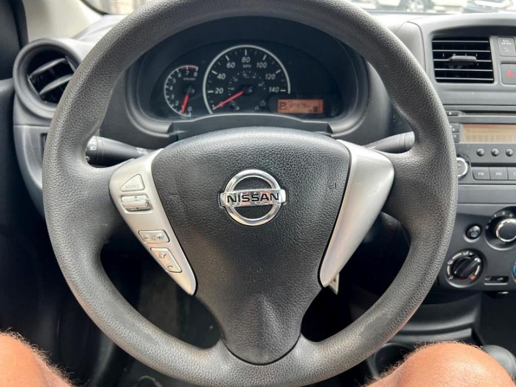 2016 Nissan Versa SL photo