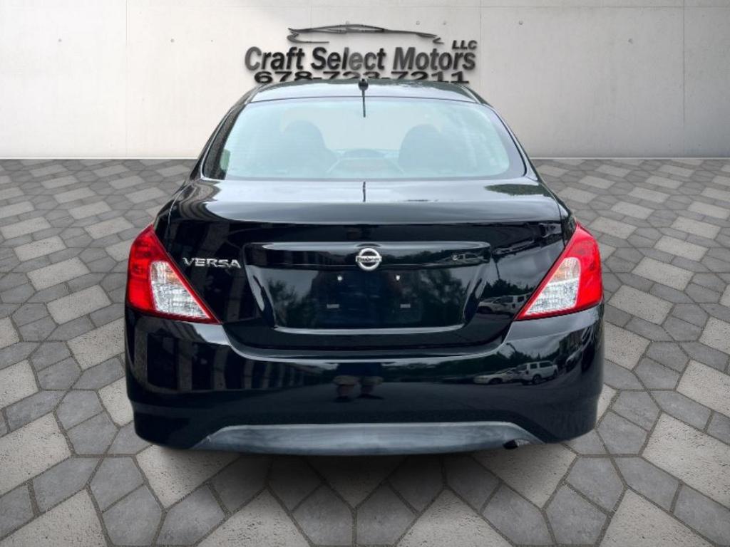 2016 Nissan Versa SL photo