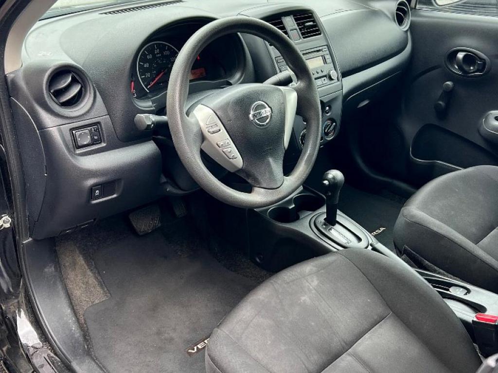 2016 Nissan Versa SL photo