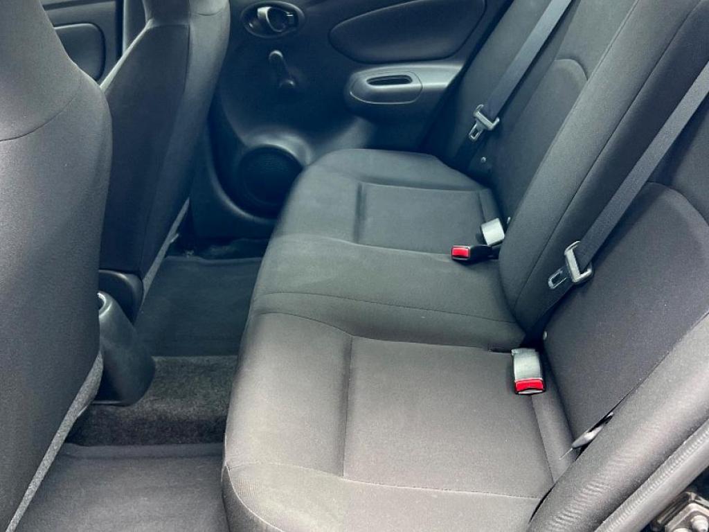 2016 Nissan Versa SL photo