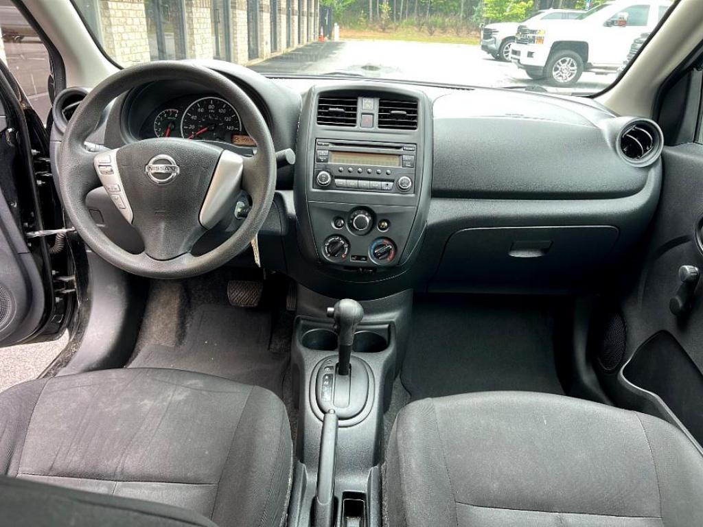 2016 Nissan Versa SL photo
