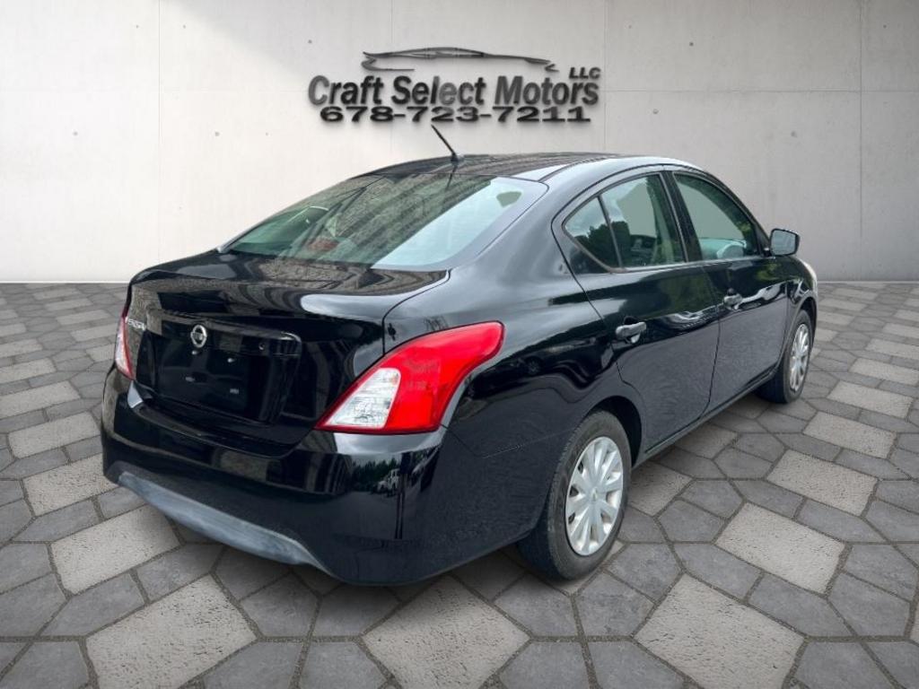 2016 Nissan Versa SL photo