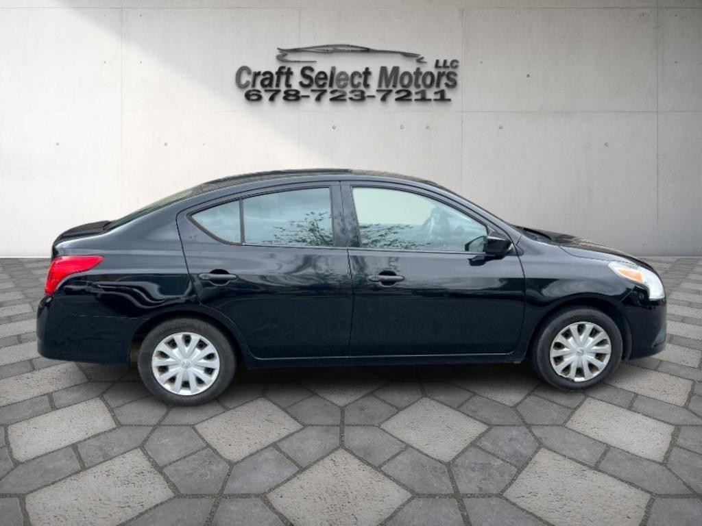 2016 Nissan Versa SL photo
